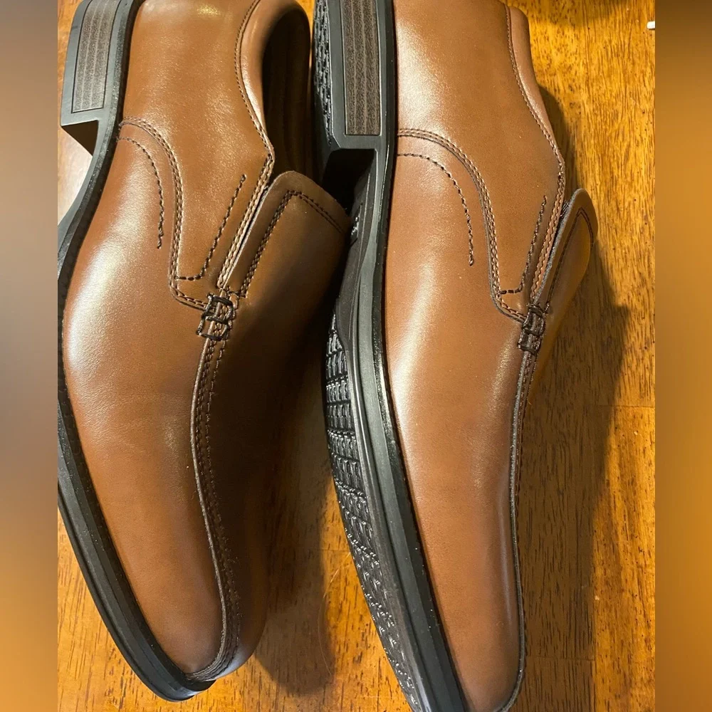 Dockers Greer Men's Brown Slip-On Loafers. Size‎ 10.5W  new condition